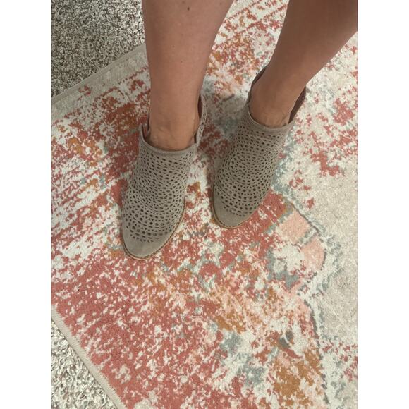 Jeffrey Campbell Rosalee Tan Suede Cutout Ankle Booties Size 8 - Picture 6 of 11